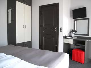 Отель Gran Via Бургас Двухместный номер с 1 кроватью или 2 отдельными кроватями-2