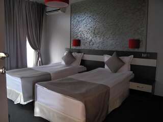 Отель Gran Via Бургас Двухместный номер с 1 кроватью или 2 отдельными кроватями-3