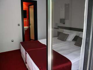 Отель Gran Via Бургас Двухместный номер с 1 кроватью или 2 отдельными кроватями-7
